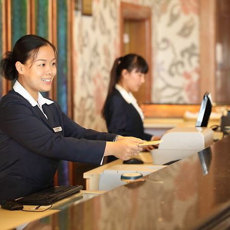 Weilai Conifer Hotel Женгжо Екстериор снимка