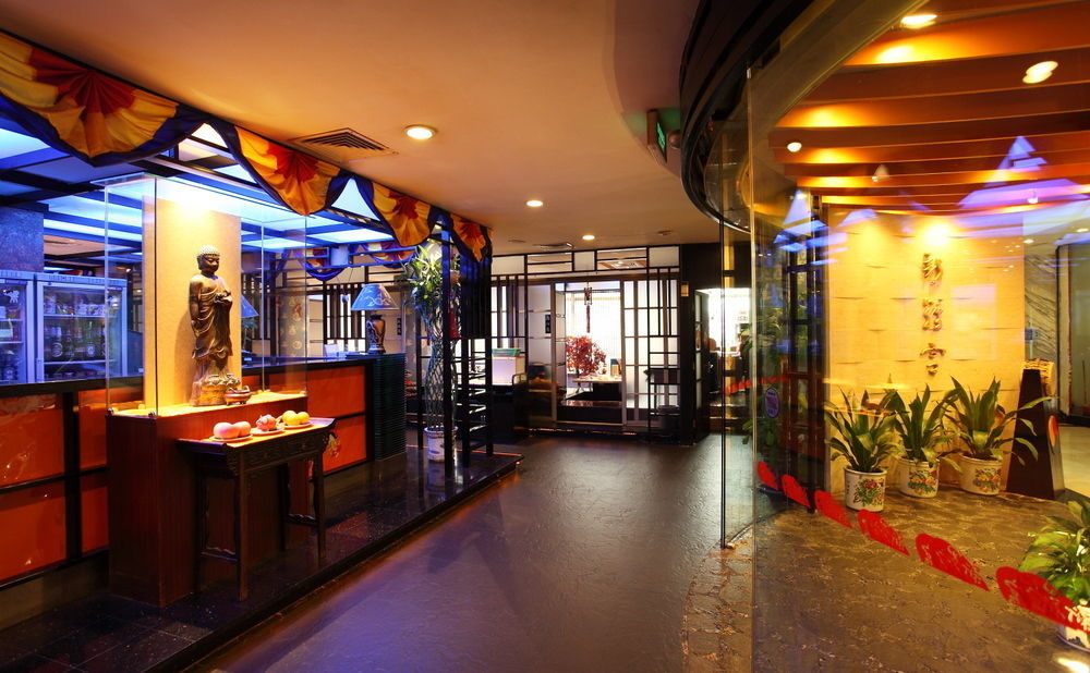 Weilai Conifer Hotel Женгжо Екстериор снимка