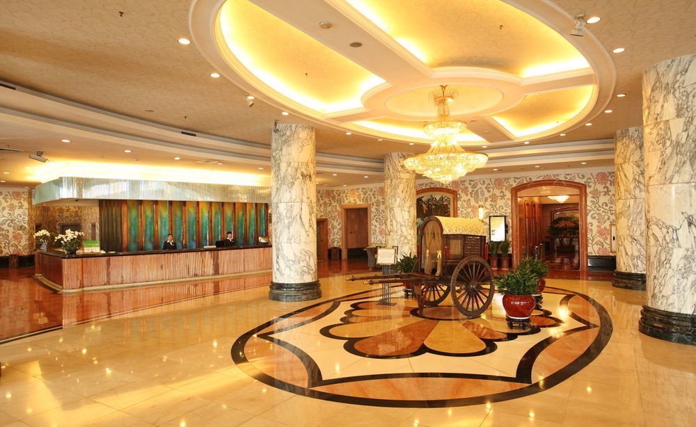 Weilai Conifer Hotel Женгжо Екстериор снимка