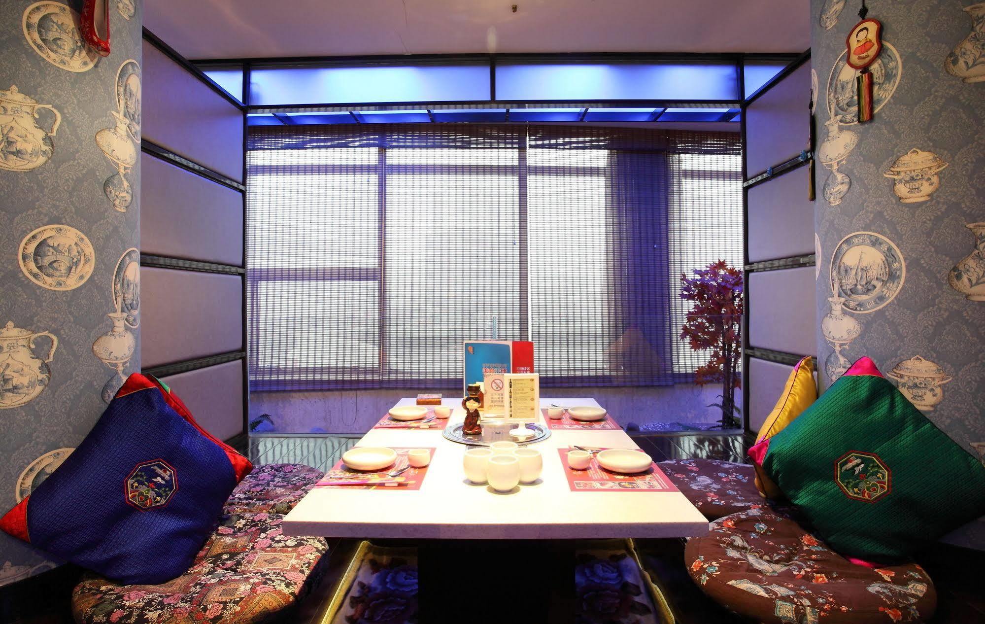 Weilai Conifer Hotel Женгжо Екстериор снимка